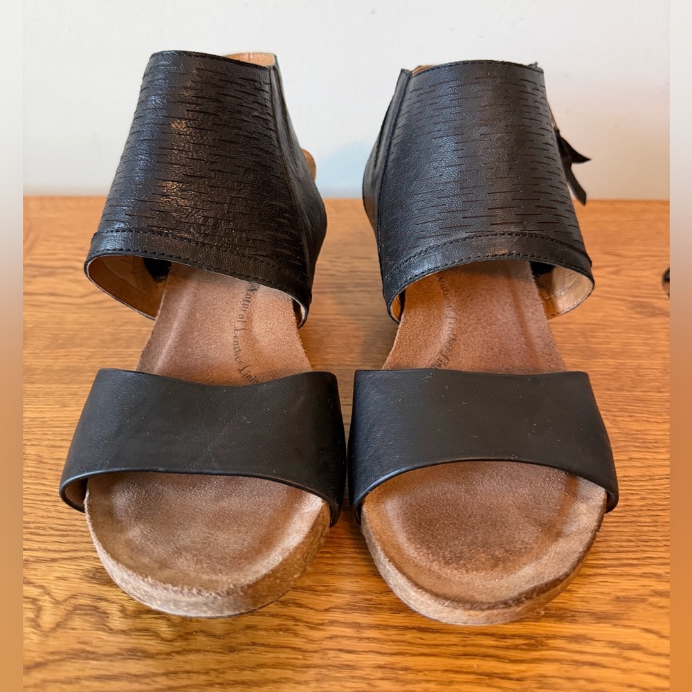 Sofft Women’s Wedges Sandals Size 9.5